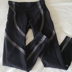 Black and grey Lululemon 7/8 pants